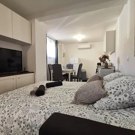 L'Elegant Duplex - Clim I Wifi I Proche Du Centre-Ville Miramas Exterior foto