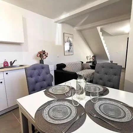 L'Elegant Duplex - Clim I Wifi I Proche Du Centre-Ville Miramas Exterior foto